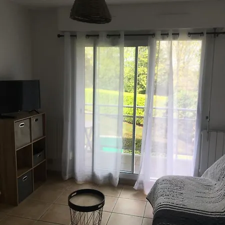 Vue Sur Jardins - Confort Proche Apartment